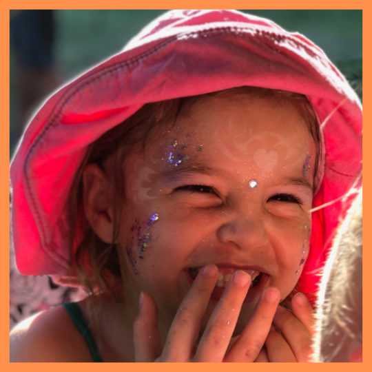 Darwin, remote, Clown, Children's Entertainer, Kids Party, Activities, Events, Palmerston, roving entertainment, glitter, festival glitter, sparkle