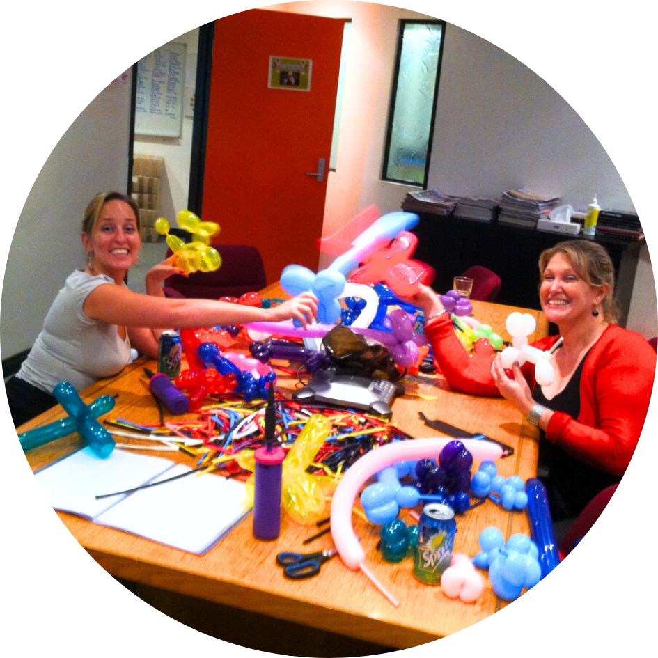 Hyper the Clown hosts a balloon workshop for a corporate team building session in Darwin.